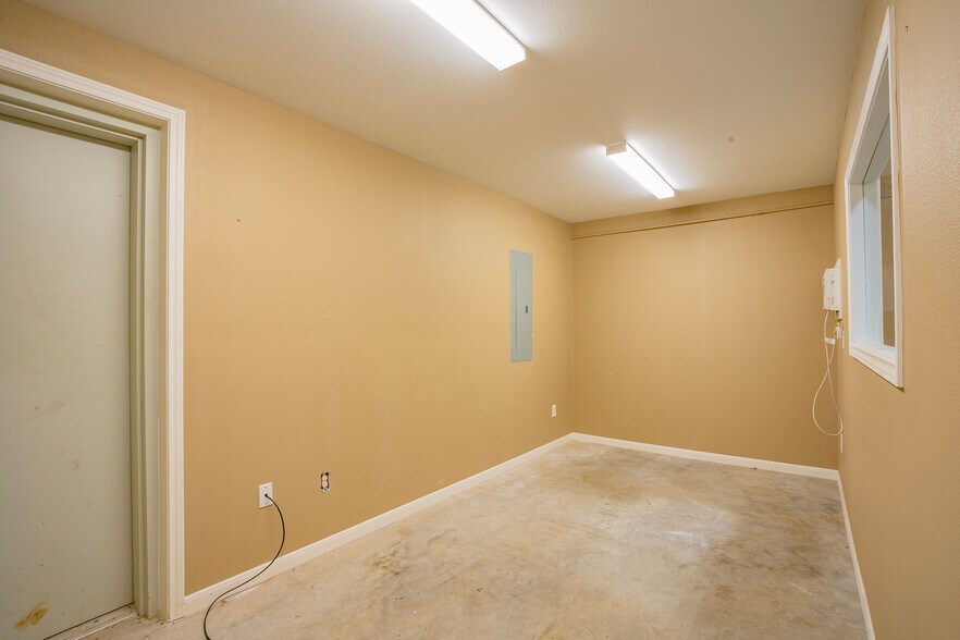 More Photos Of 113 METROTEX, Haslet Unknown For Lease