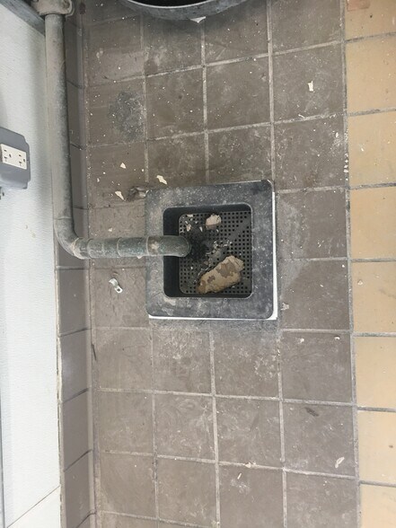 More Photos Of 35 6th St, San Francisco Hotel For Lease