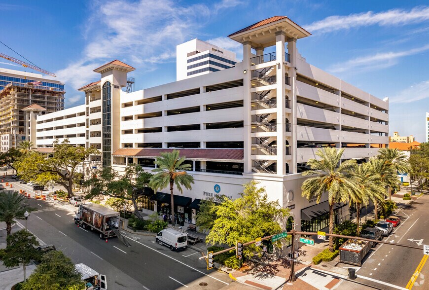 More Photos Of 101-179 2nd Ave N, Saint Petersburg Freestanding For Lease