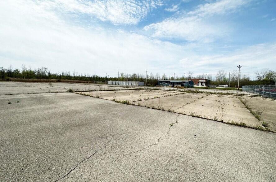 More Photos Of 900 Helena St, Fort Erie Land For Lease