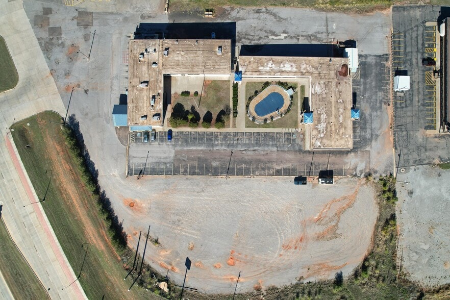 More Photos Of 2500 S Main St, Elk City Hotel For Sale