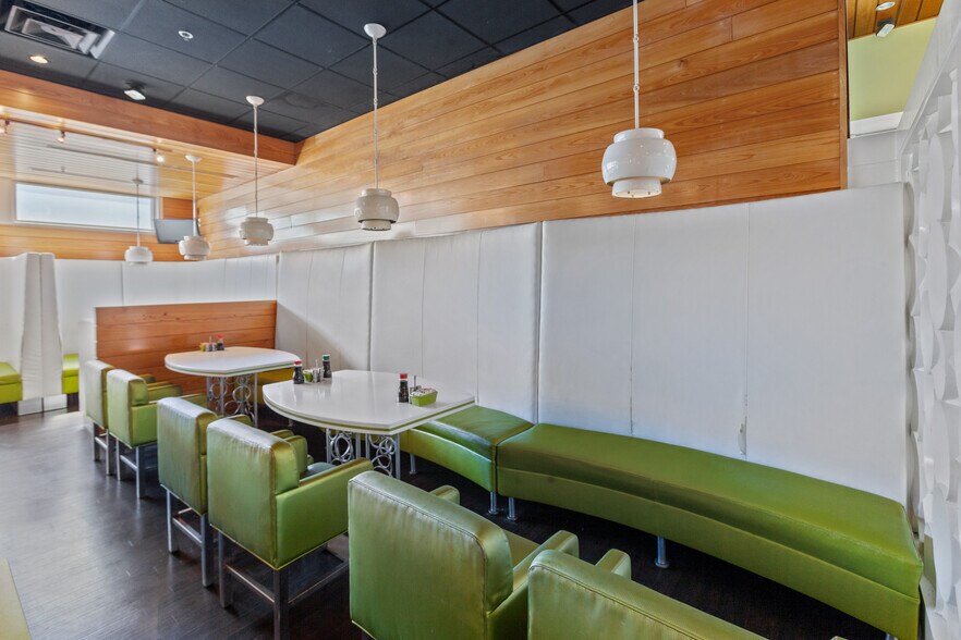 More Photos Of 102 Clinton Center Dr, Clinton Restaurant For Sale