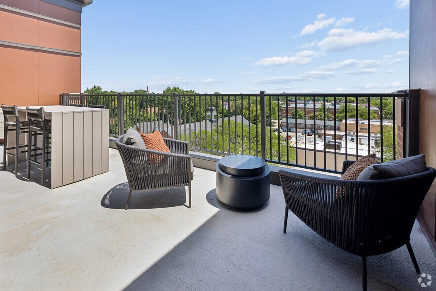 More Photos Of 1850 Glenview Rd, Glenview Apartments For Lease