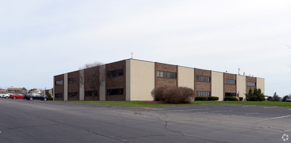 More Photos Of 88 Silva Ln, Middletown Office For Lease