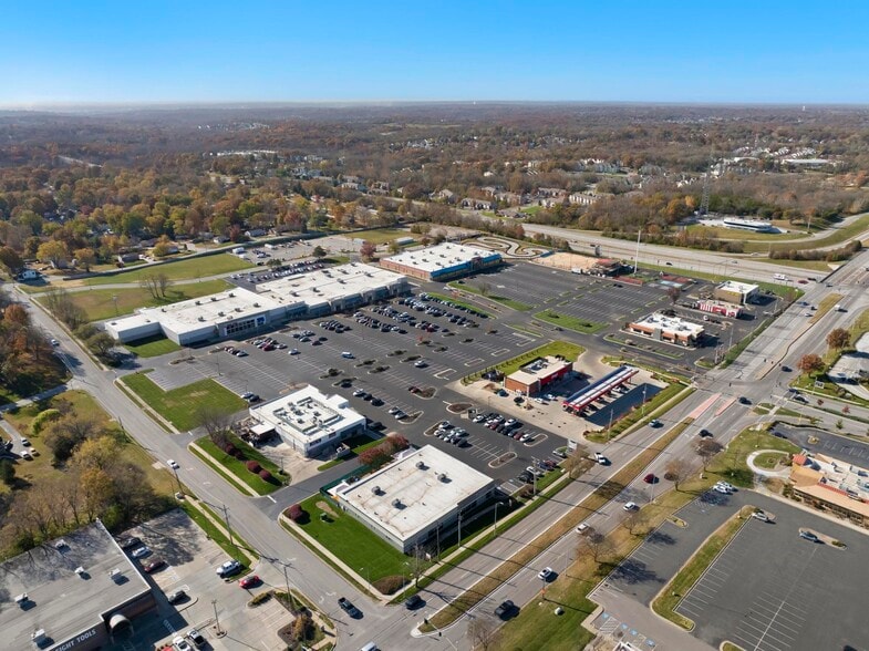 More Photos Of 501 NW Barry Rd, Kansas City Unknown For Lease