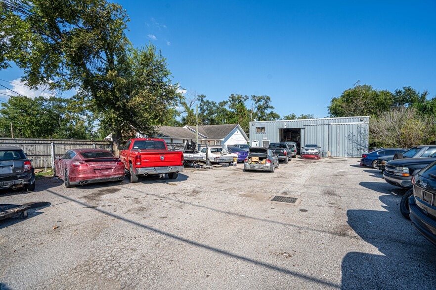 More Photos Of 8928 Homestead Rd, Houston Warehouse For Sale