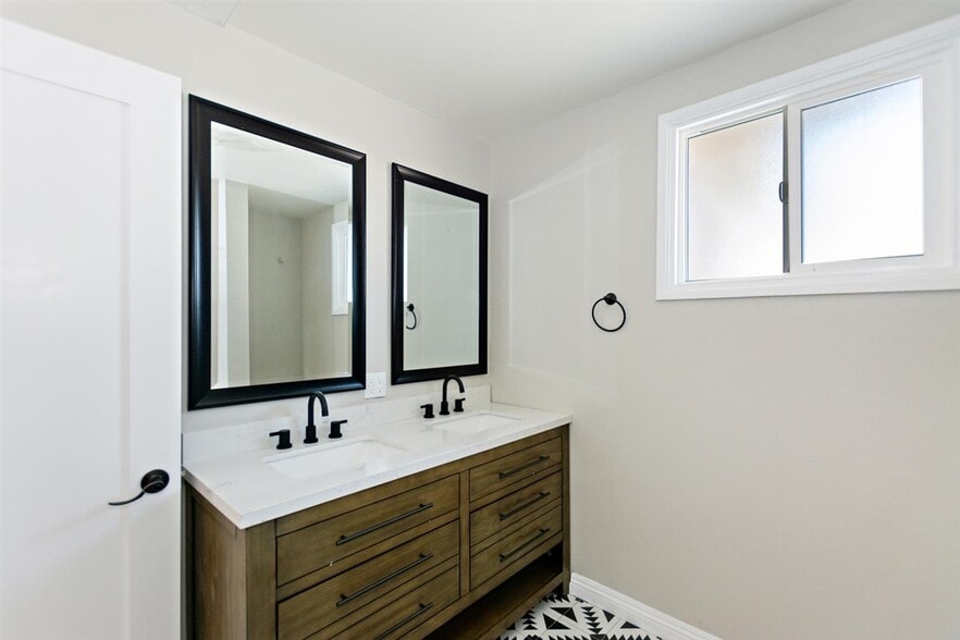 More Photos Of 1703 S Burlington Ave, Los Angeles Apartments For Sale