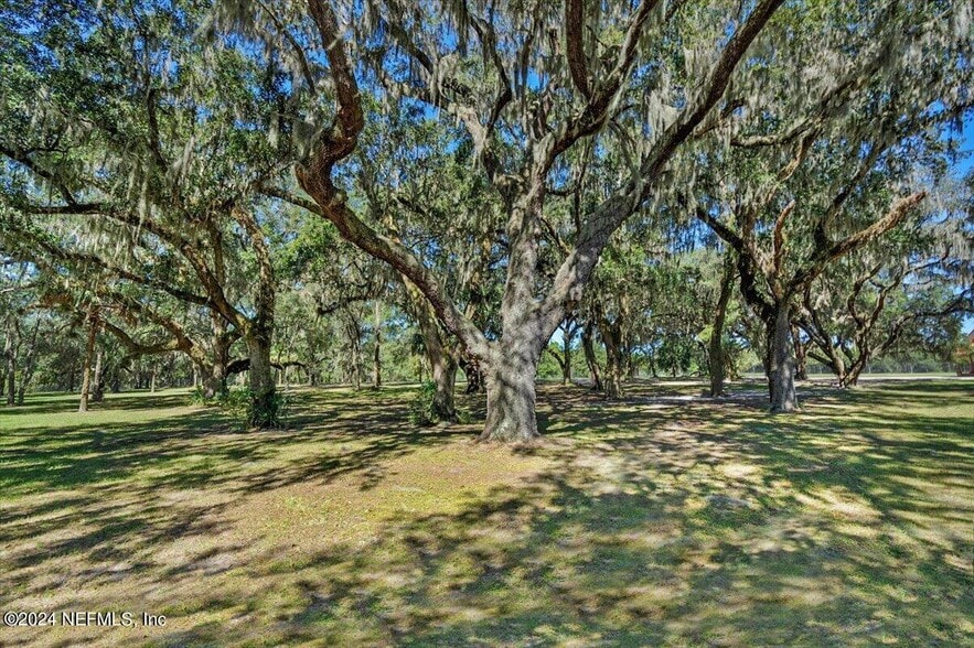 More Photos Of 258 Bostwick Cemetery Rd, Palatka Lodge Meeting Hall For Sale