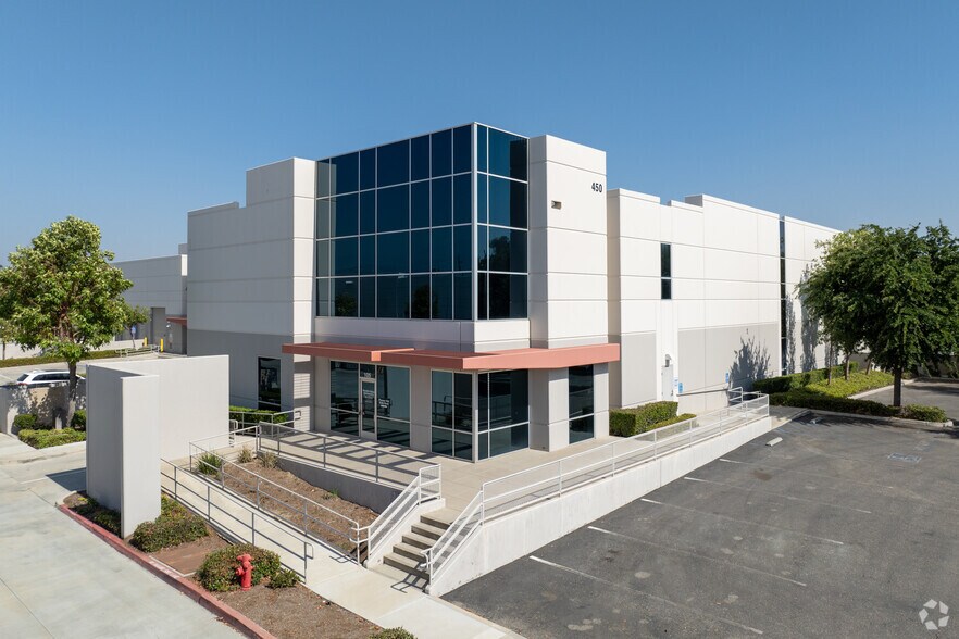 More Photos Of 450 Kansas St, Redlands Manufacturing For Lease