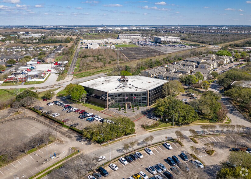 More Photos Of 12621 Featherwood Dr, Houston Office For Lease