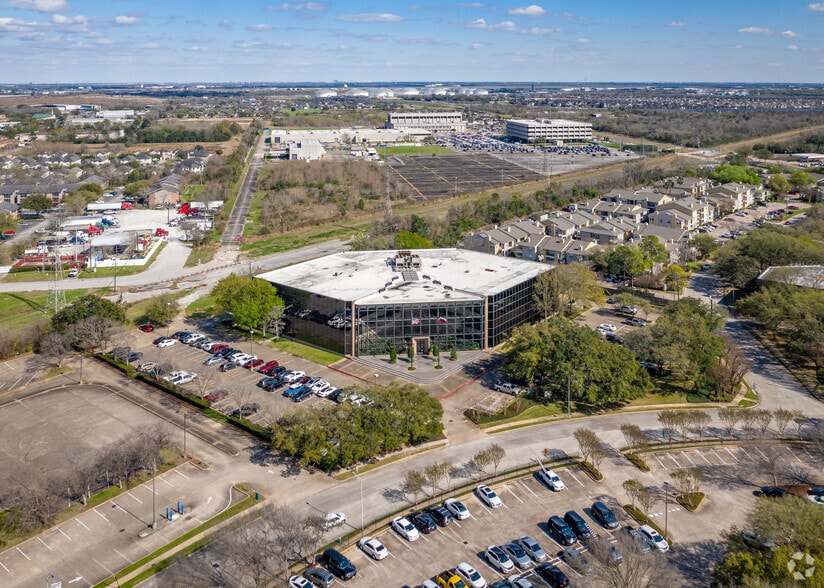 More Photos Of 12621 Featherwood Dr, Houston Office For Lease