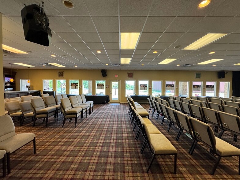 More Photos Of 2130 Country Club Rd, Palestine Golf Course Driving Range For Sale