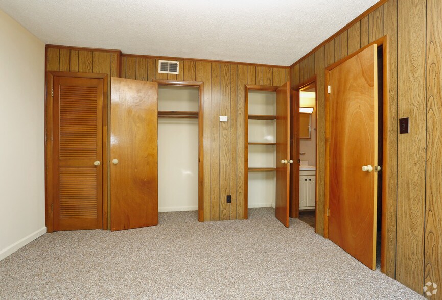 More Photos Of 6535 Summertime Apartments, 6535 Jeffrey Dr, Fayetteville Apartments For Sale