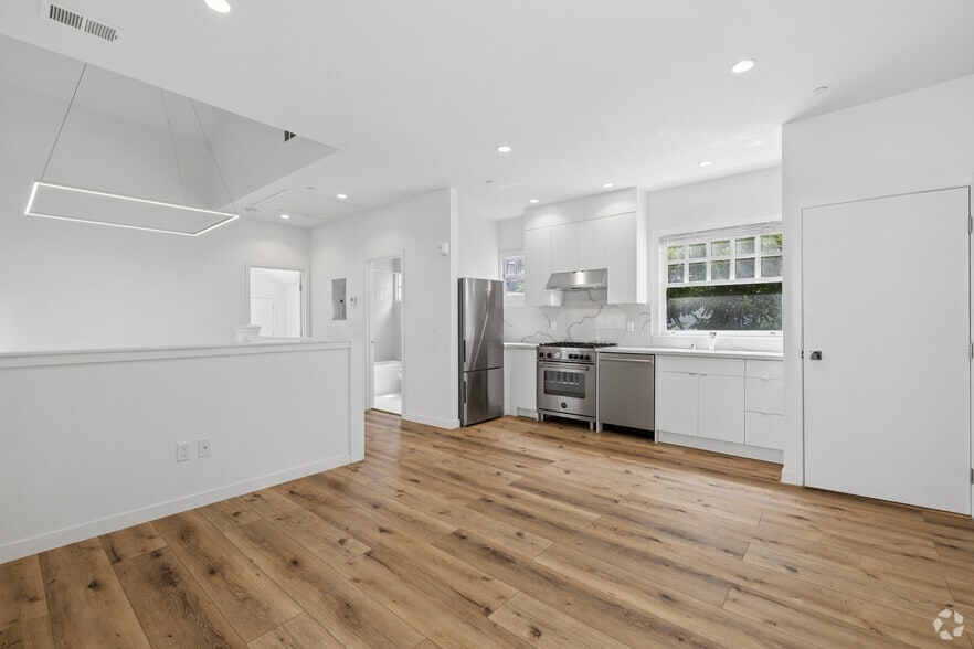 More Photos Of 2115-2129 Hyde St, San Francisco Apartments For Sale