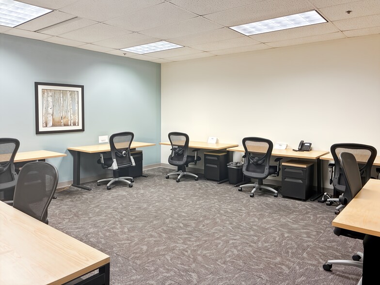 More Photos Of 9465 Counselors Row, Indianapolis Coworking Space