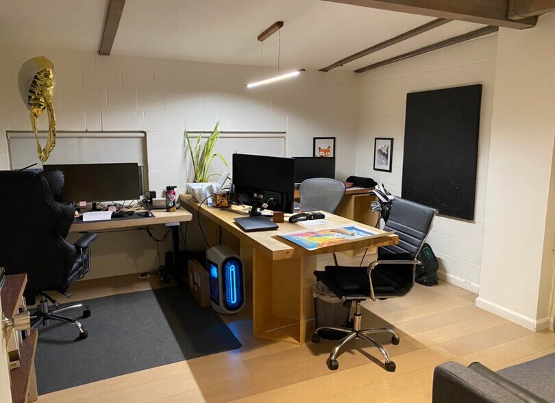 More Photos Of 127 Arena St, El Segundo Manufacturing For Lease