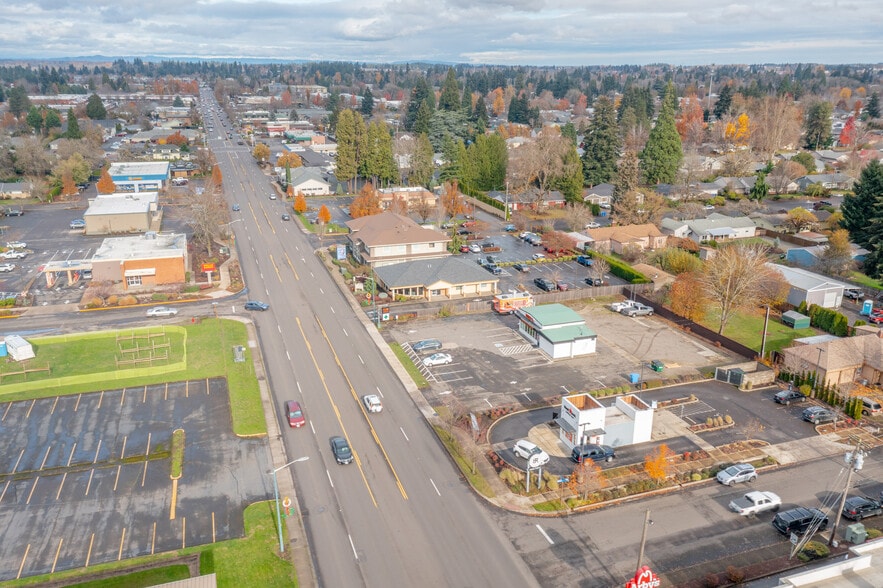 More Photos Of 4560 River Rd N, Keizer Restaurant For Sale