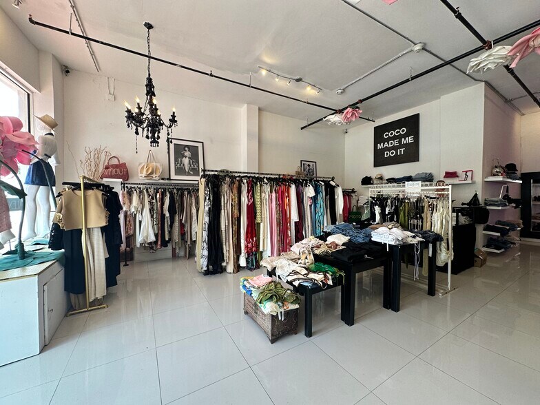 More Photos Of 1708 Alton Rd, Miami Beach Storefront For Lease