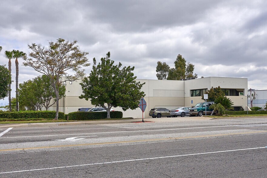 More Photos Of 1195 W Victoria St, Compton Warehouse For Sale