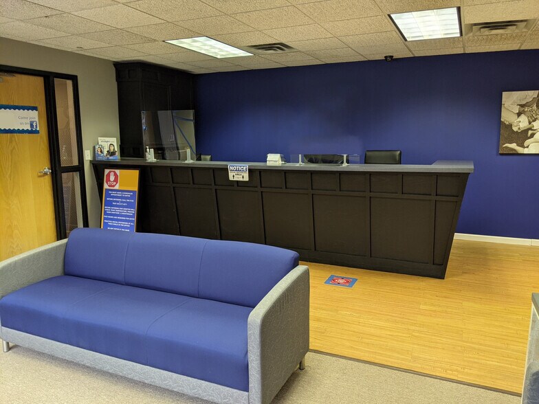 More Photos Of 800 Ayrault Rd, Fairport Medical For Lease