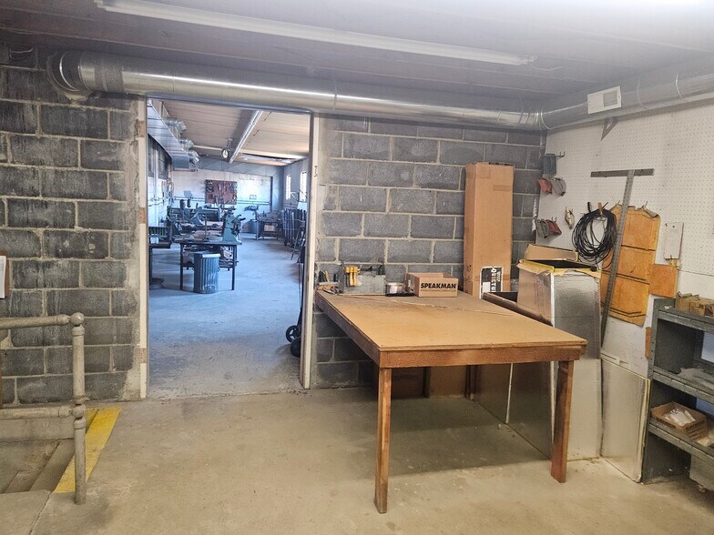 More Photos Of 173 Water St, Bridgeton Warehouse For Sale