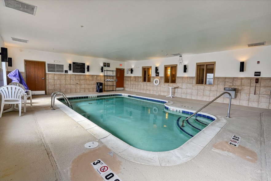 More Photos Of 202 Fairview Dr, Monaca Hotel For Sale