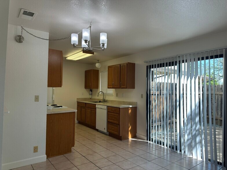 More Photos Of 3337 La Canada Dr, Cameron Park Apartments For Sale