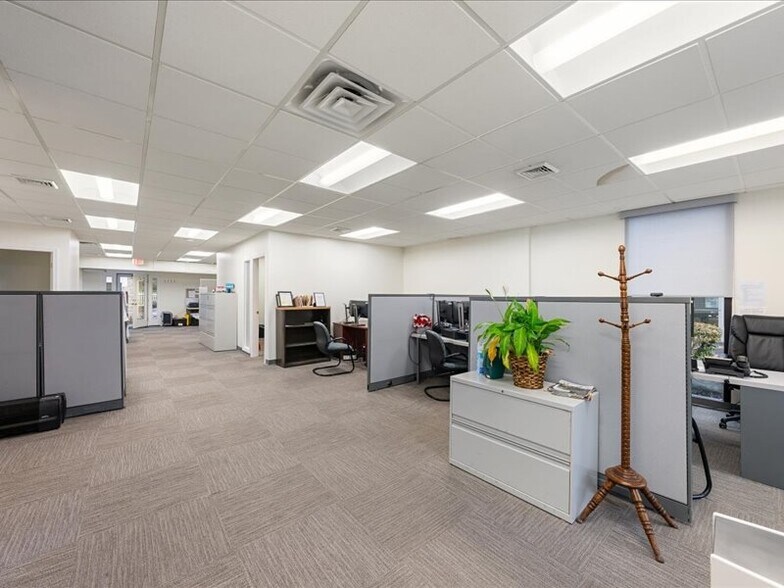 More Photos Of 44 Trapelo Rd, Belmont Office For Sale