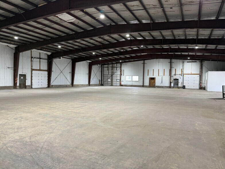 More Photos Of 625 Menomonee St, Theresa Warehouse For Lease