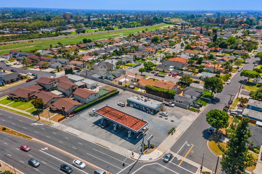 More Photos Of 9706 Telegraph Rd, Downey Service Station For Sale