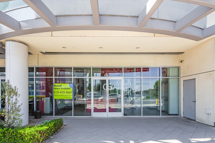 More Photos Of 8305 W Sunset Blvd, West Hollywood Office For Lease
