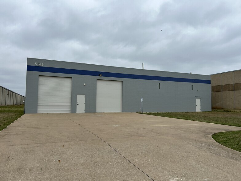 More Photos Of 5611 SW 38th St, Oklahoma City Warehouse For Sale