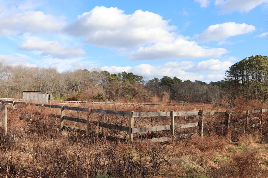 More Photos Of 919 Lakewood Farmingdale Rd, Howell Horse Stables For Lease
