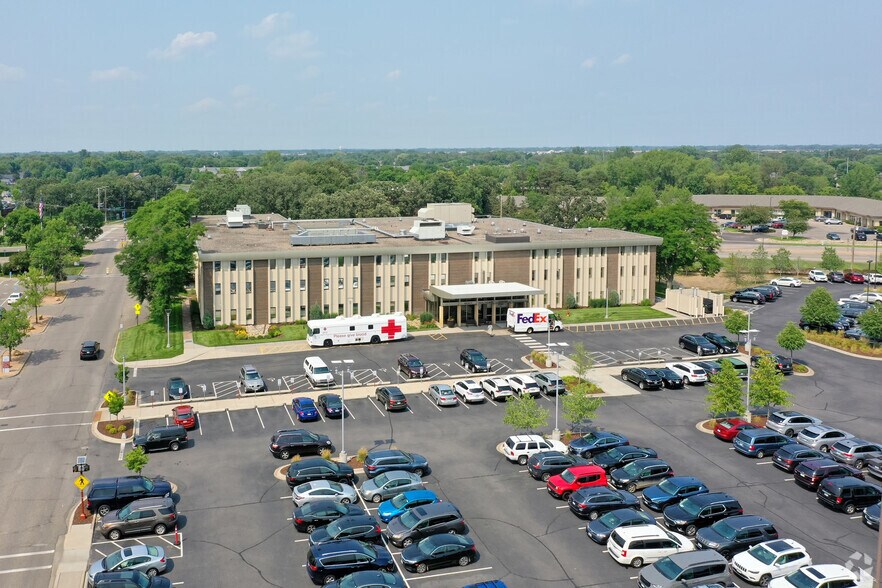 More Photos Of 3860-3960 Coon Rapids Blvd NW, Coon Rapids Medical For Lease