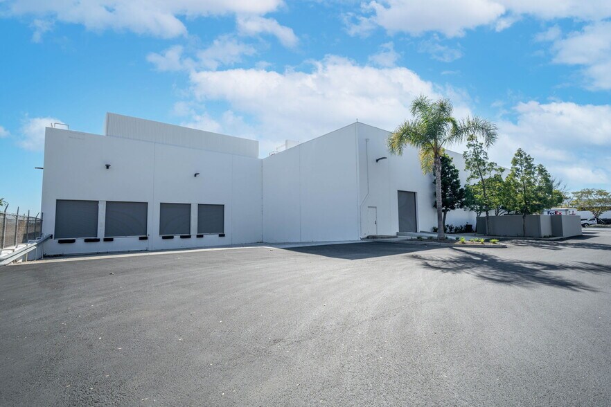 More Photos Of 7101 Village Dr, Buena Park Warehouse For Lease