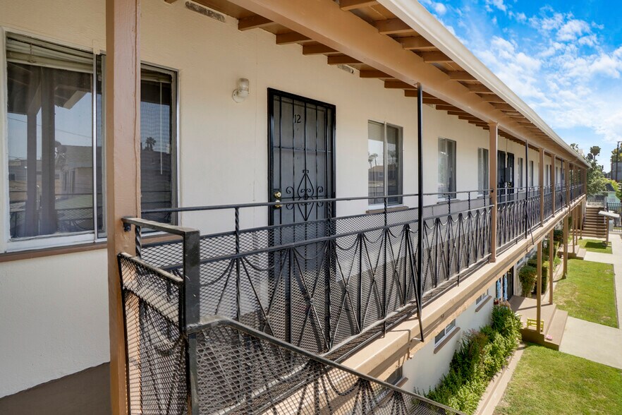 More Photos Of 1885-1887 Locust Ave, Long Beach Apartments For Sale