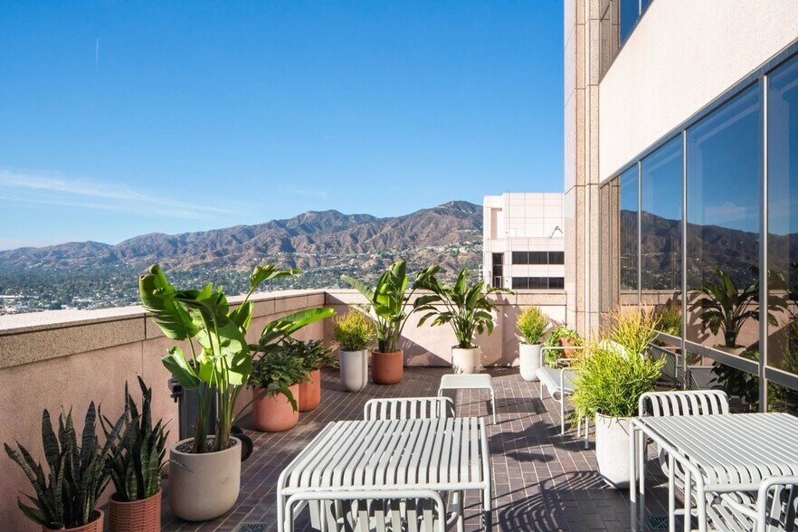 More Photos Of 500 N Brand Blvd, Glendale Coworking Space