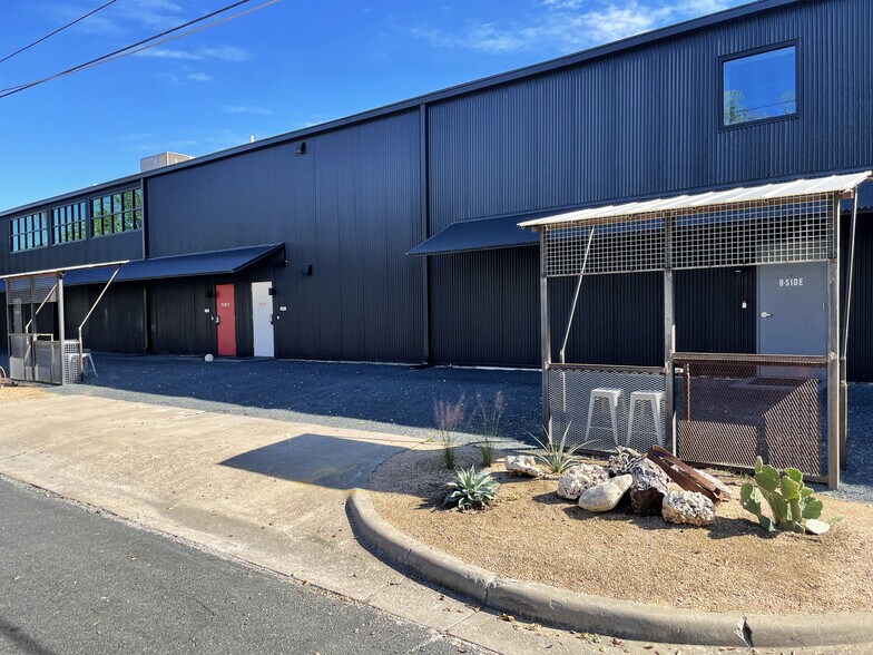 More Photos Of 3700 Thompson St, Austin Loft Creative Space For Lease