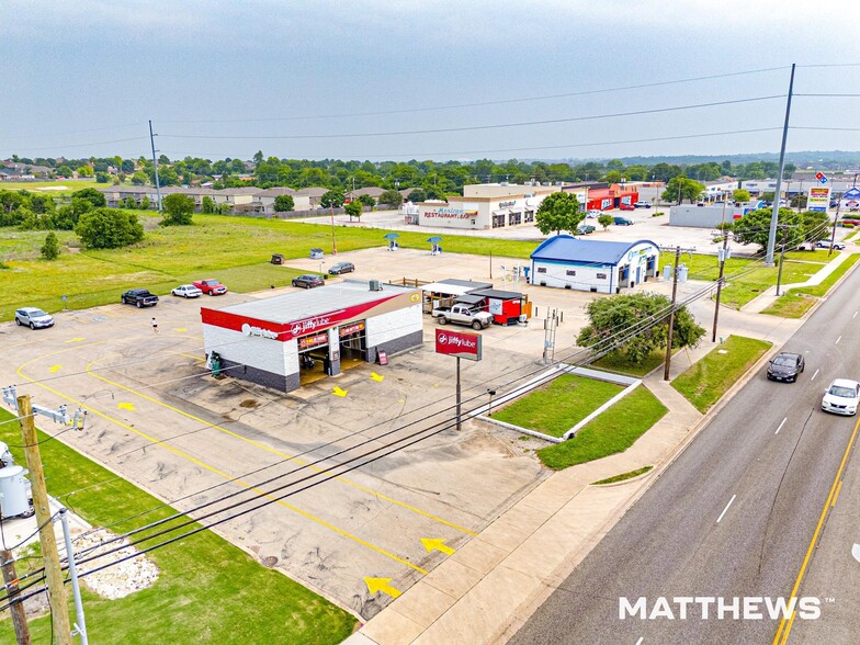 More Photos Of 4233 S 31st St, Temple Auto Repair For Sale