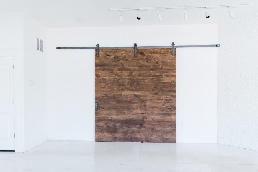 More Photos Of 491 S Freedom Blvd, Provo Storefront Retail Residential For Lease