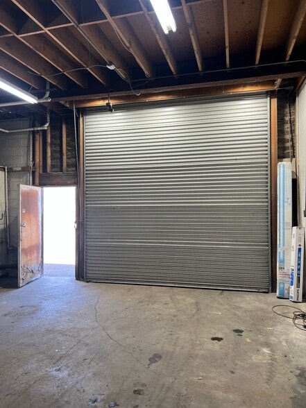 More Photos Of 1601-1635 Hoover Ave, National City Warehouse For Lease