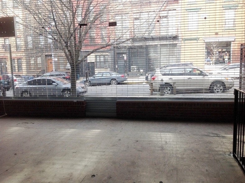 More Photos Of 208 5th Ave, Brooklyn Storefront Retail Residential For Lease