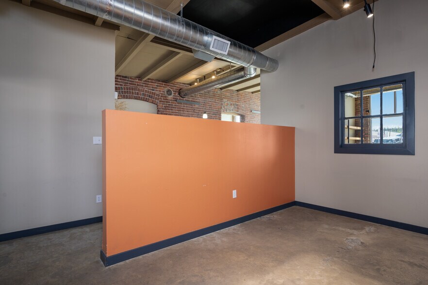 More Photos Of 429-431 E Sprague Ave, Spokane Freestanding For Lease