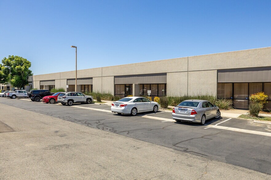 More Photos Of 1020 Iowa Ave, Riverside Unknown For Lease
