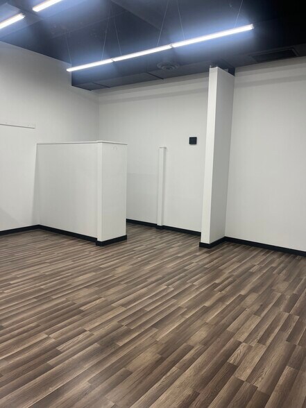 More Photos Of 211 N Cedar Ave, Owatonna Restaurant For Lease