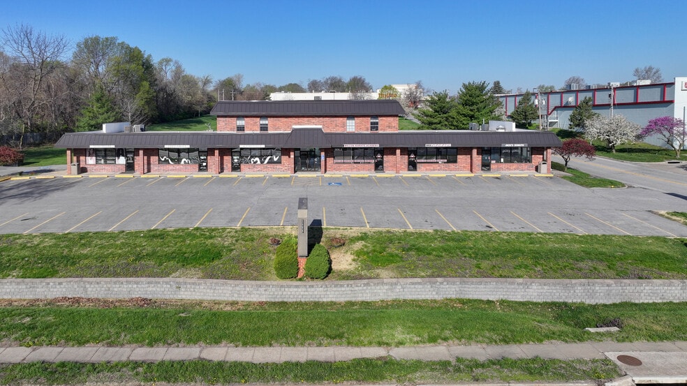 More Photos Of 2400 S Lee's Summit Rd, Independence Storefront Retail Office For Lease