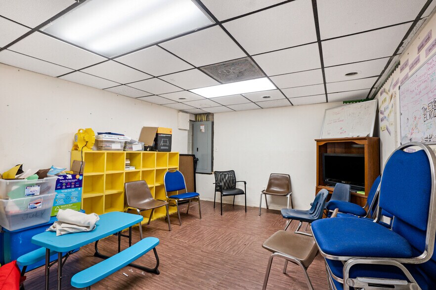 More Photos Of 7345 W Fayetteville Rd, Riverdale Recycling Center For Sale