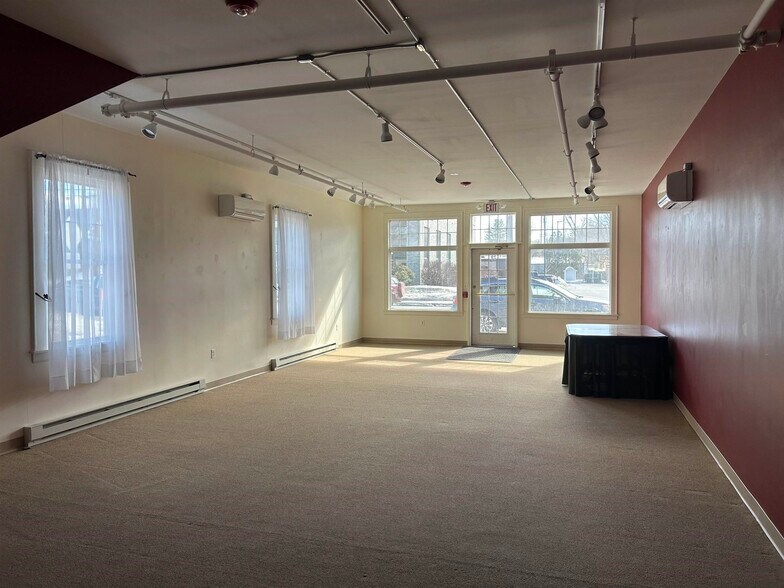 More Photos Of 28 Main Street, Conway Office For Lease