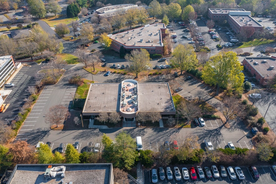 More Photos Of 730 Highland Oaks Dr, Winston-Salem Medical For Sale