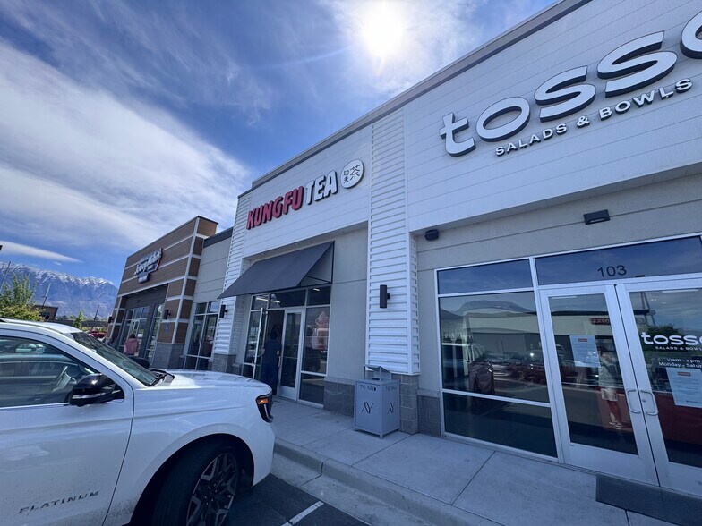 More Photos Of 665 450 N, Vineyard Storefront For Lease